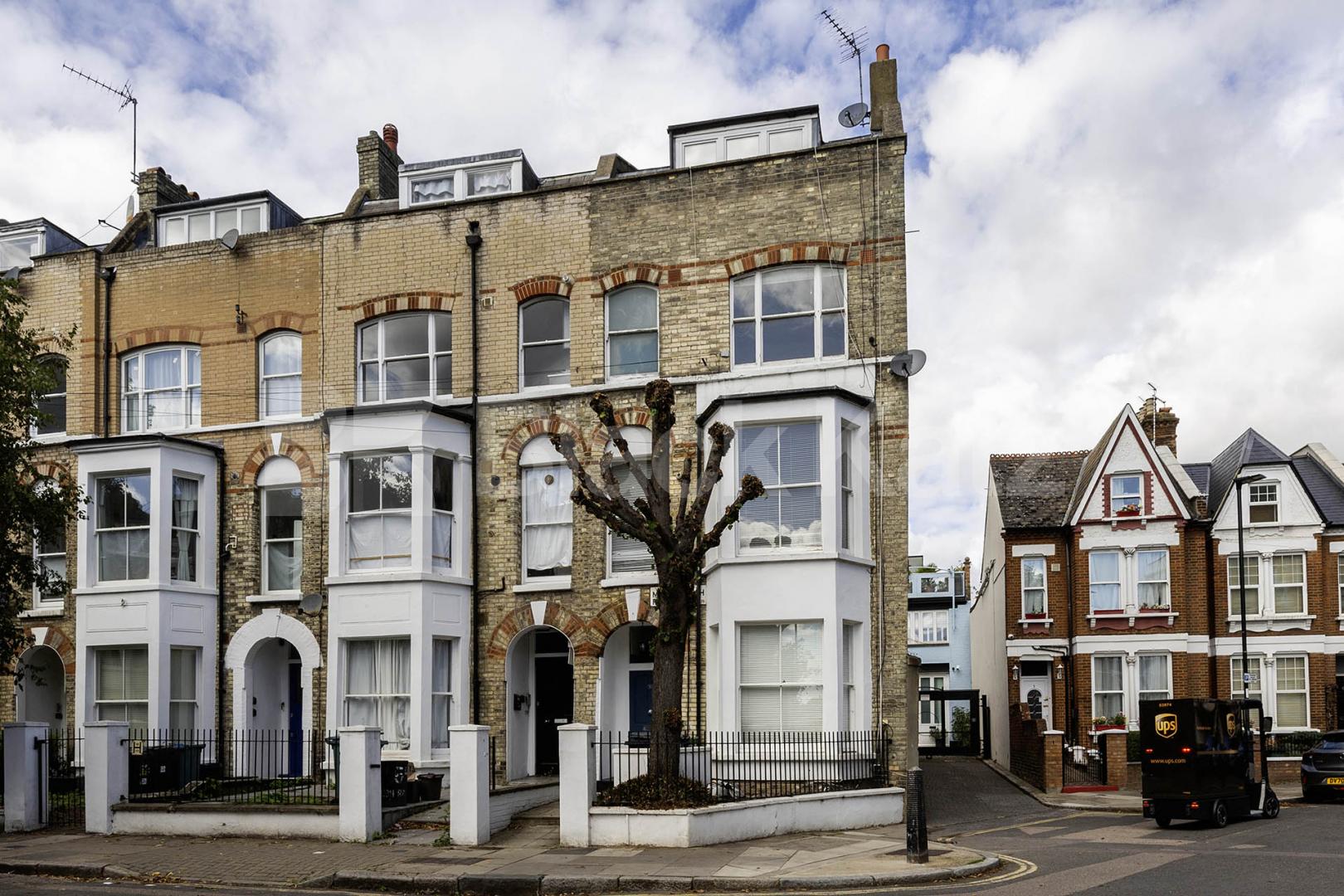 Beautiful three double bedroom flat set in a period conversion mins to tube Marlborough Road, Upper Holloway